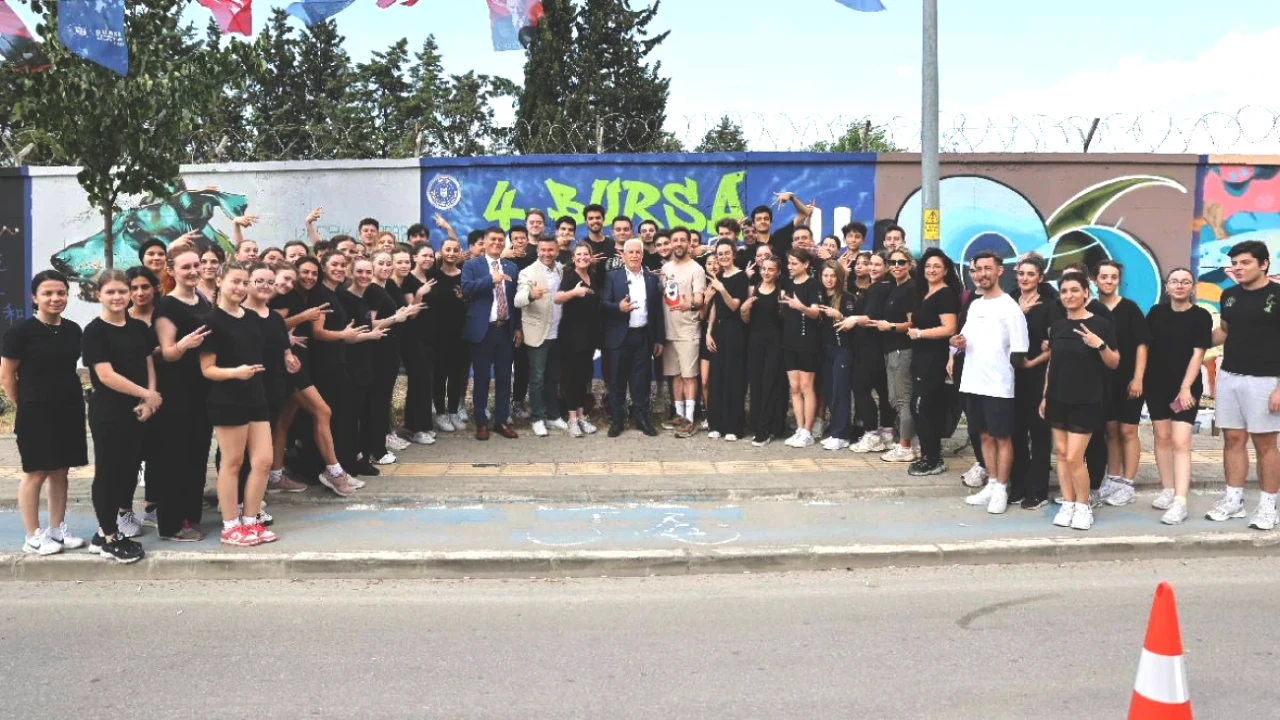 Gençlerden Parlak Renkler! Graffiti Şenliği Kentte Coşku Yarattı