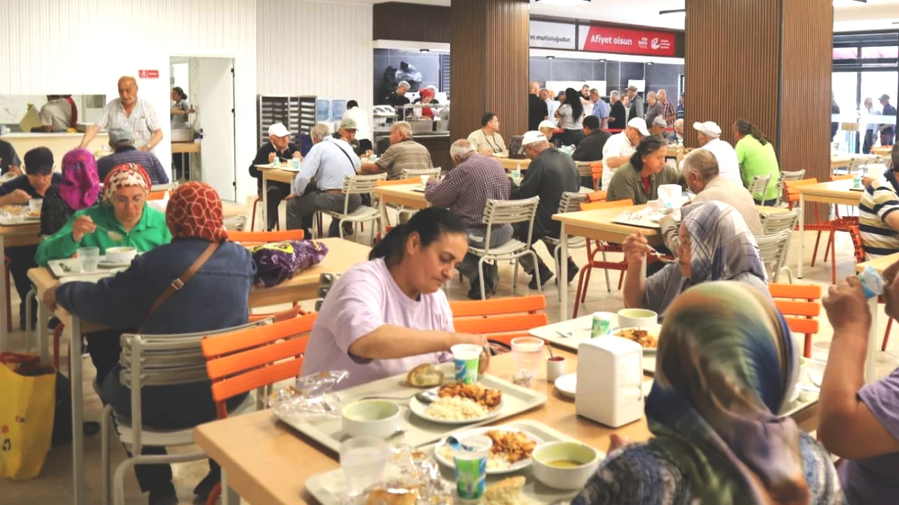 Kent Lokantası'nda Lezzetli Fırsatlar! VATANDAŞLARın Yüzü Gülüyor!