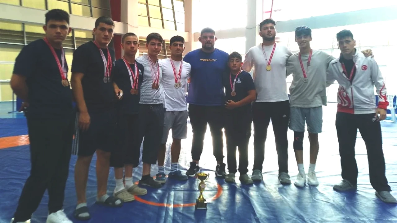 Genç Sporcuların Zaferi: Büyükşehir 14 Madalya İle Öne Çıktı!
