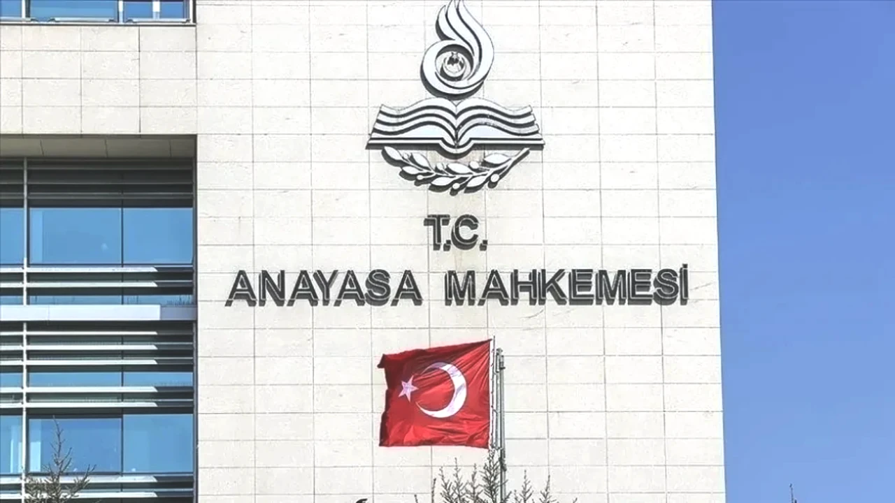 AYM'den Önemli Karar! Mağdur İşçilere Tazminat Hakkı Tanındı