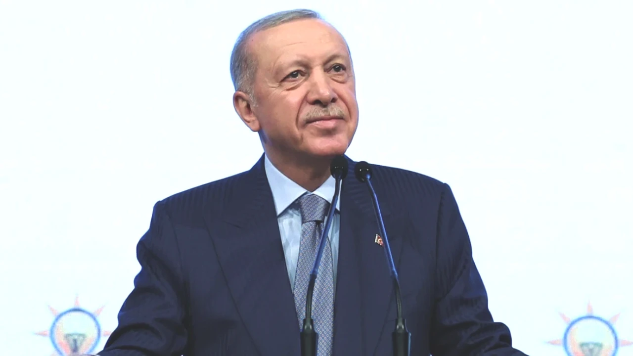 Erdoğan'dan Özel'e Sert Yanıt! Milyonların Dikkatini Çeken Hakaretler