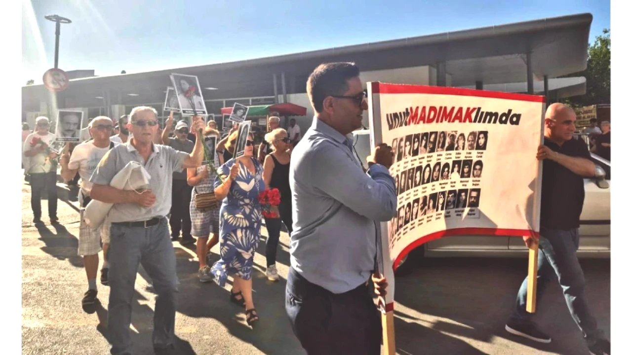 Karşıyaka'da Madımak Anması: Unutulmayan Hatıralar ve Duygular