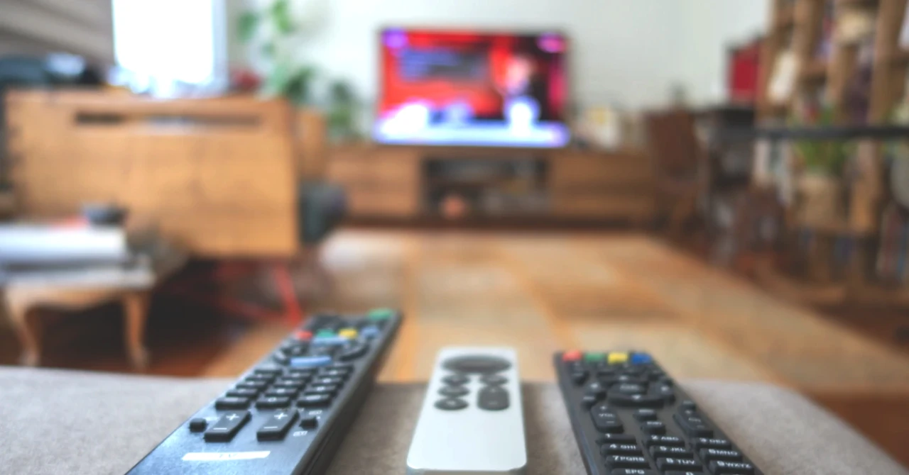 TV Yayın Akışı 10 Temmuz 2025: Bugün İzleyebileceğiniz Heyecan Verici Programlar!