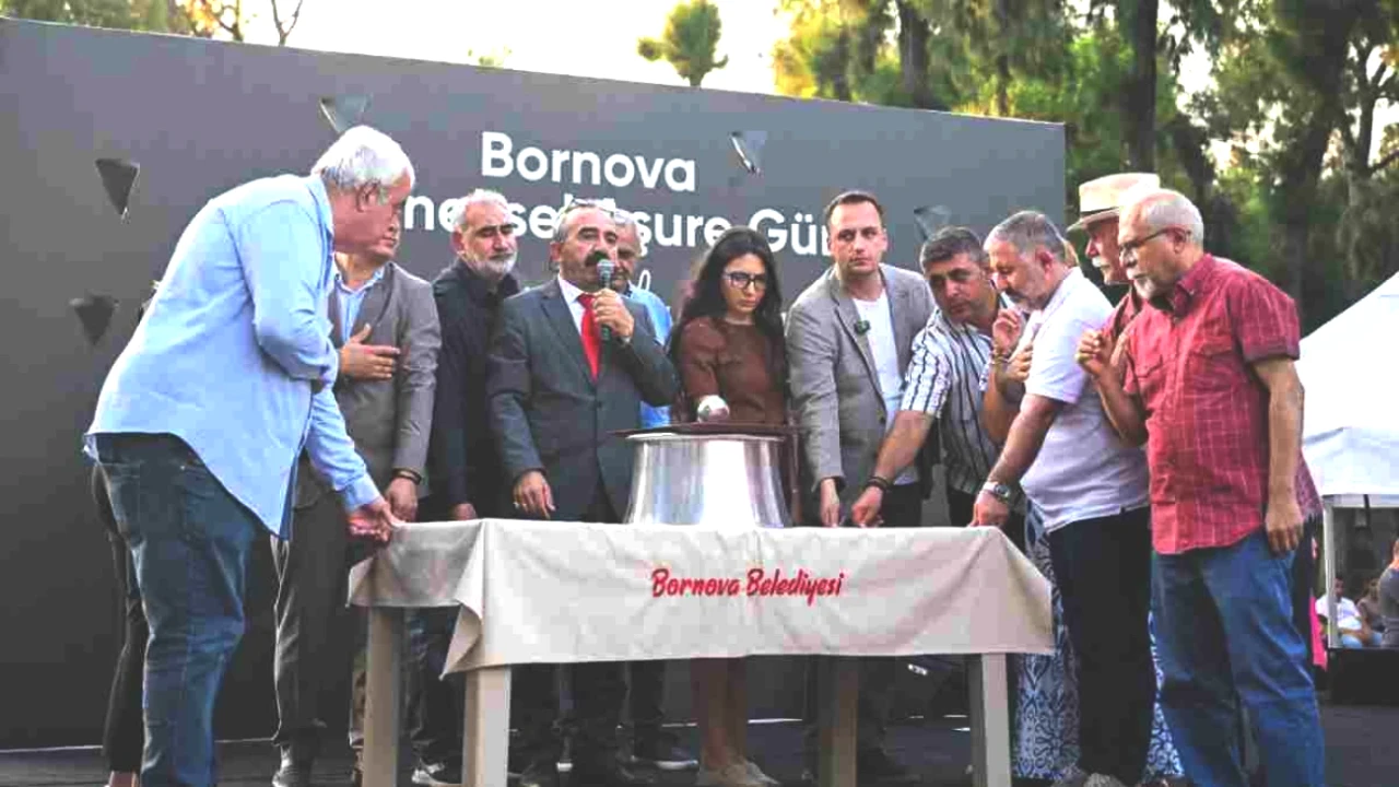 Aşure Zamanında Kardeşlik ve Adaletin Sıcak Sofralara Geldiği Anlar!
