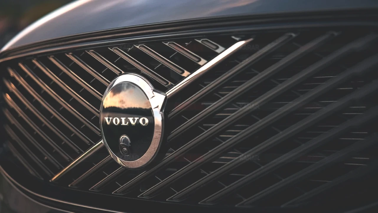 Volvo'dan Şok Zarar Açıklaması: EX90 ve ES90 Modellerinde Tepkiler Olumsuz!