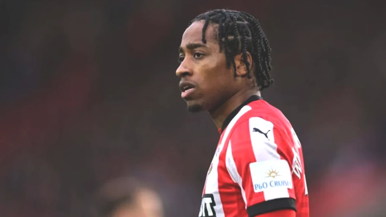 Beşiktaş Taraftarını Üzen Gelişme! Kyle Walker-Peters Transferi Yine Ertelendi!