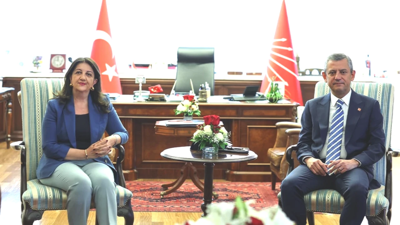 DEM Heyeti'nden CHP ile Önemli Görüşme: Barış Sürecine Destek Vurgusu!