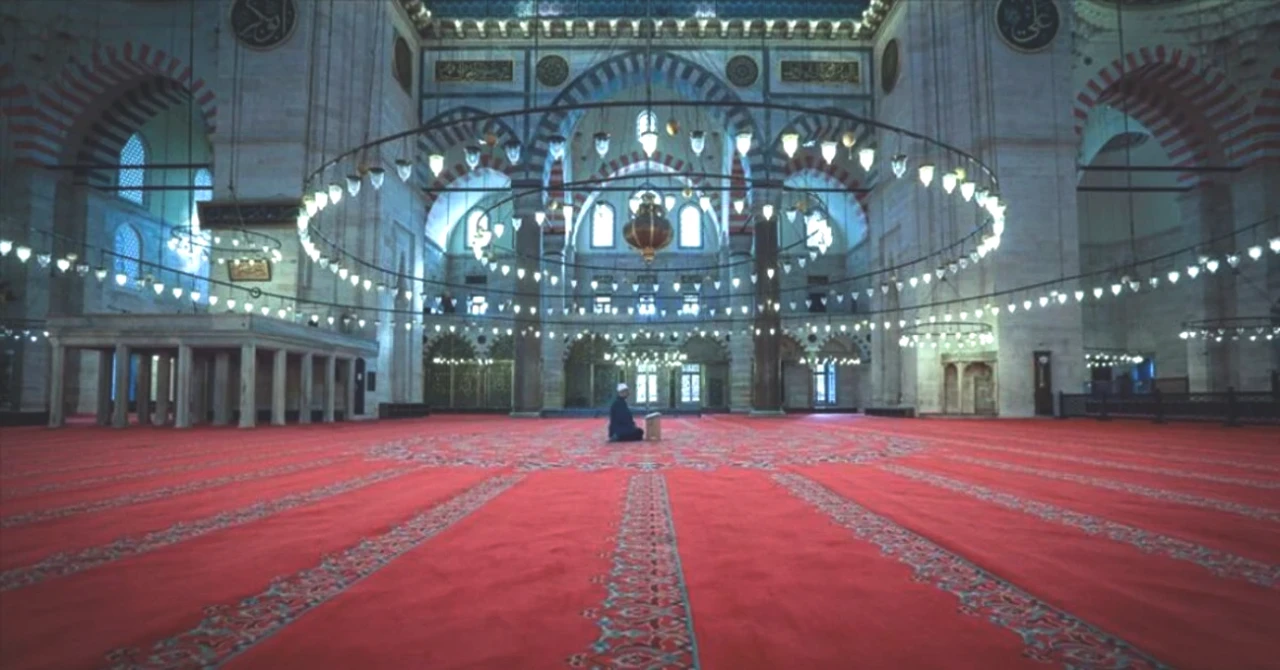 Cuma Namazı İçi Saatler Belli Oldu! 18 Temmuz Cuma İl İl Vakitler