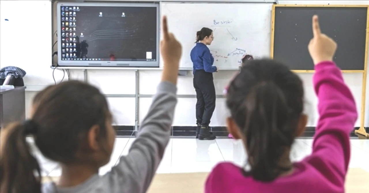 MEB Ücretli Öğretmenlik Başvuruları Başlıyor! İşte Tarih ve Detaylar
